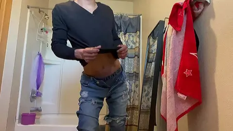 Guy Masturbates Upon Arrival Home