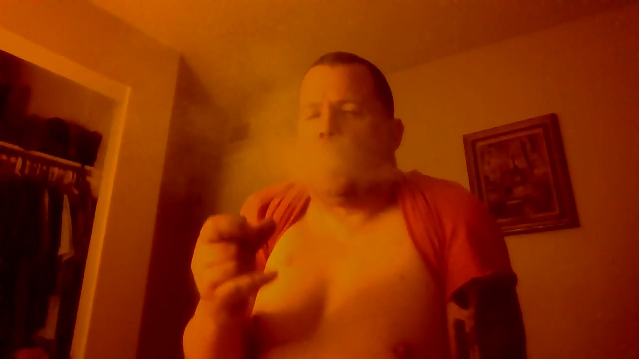 Solo Guy Masturbates in Cloudy Room