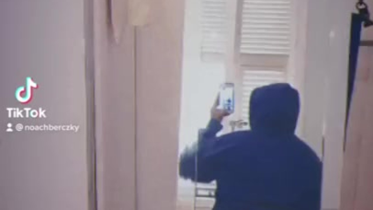 Gay Guy Twerks Off Clothes
