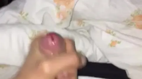 Guy Masturbates in Solo Action