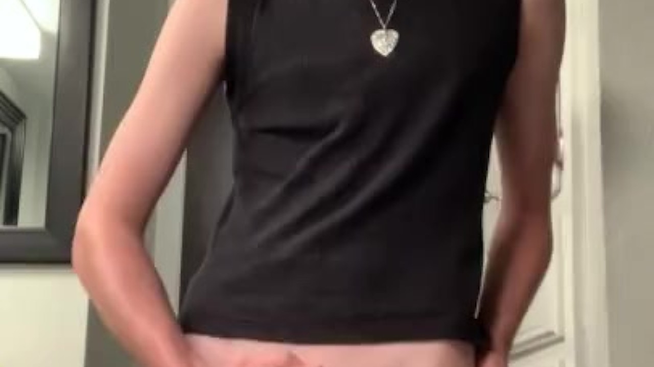 Twink Masturbates to Cumshot