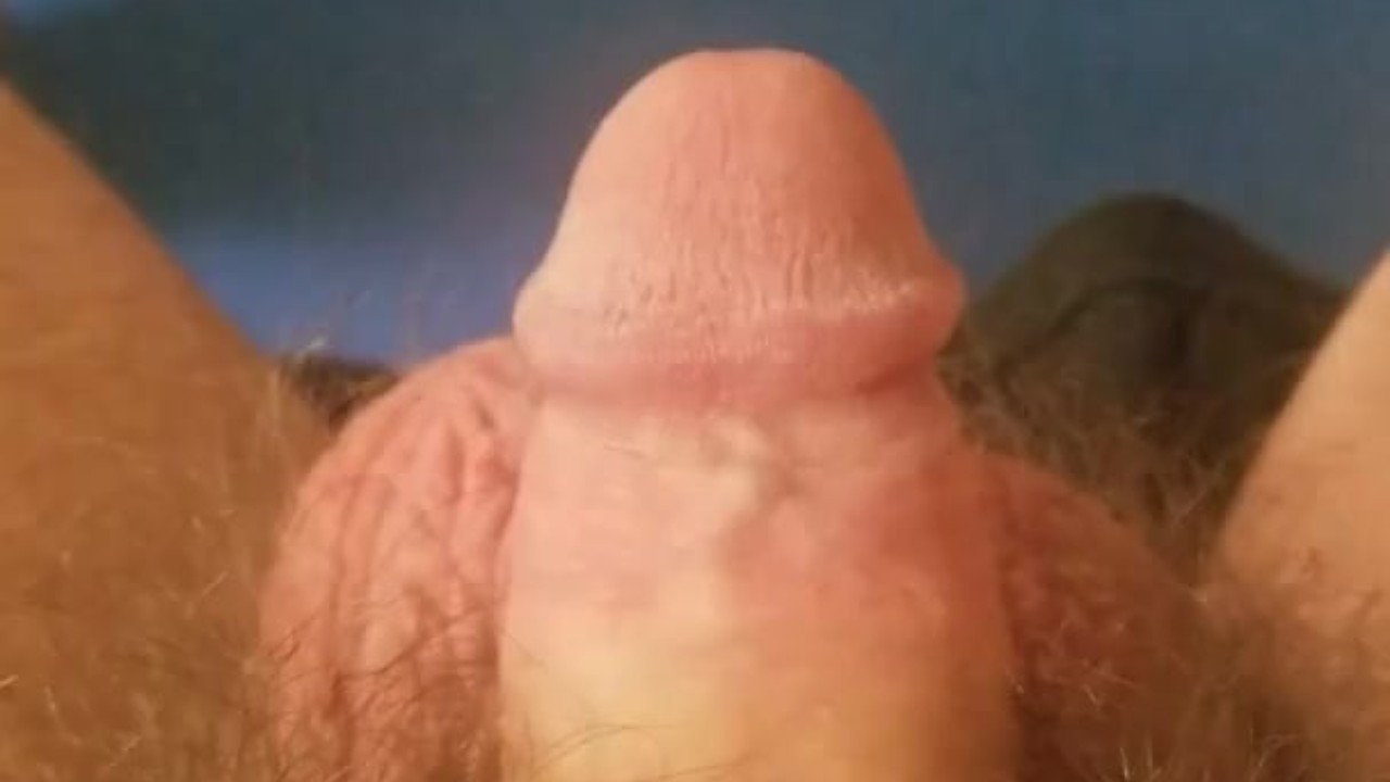 Guy Uses Cock Pump for Enhancement