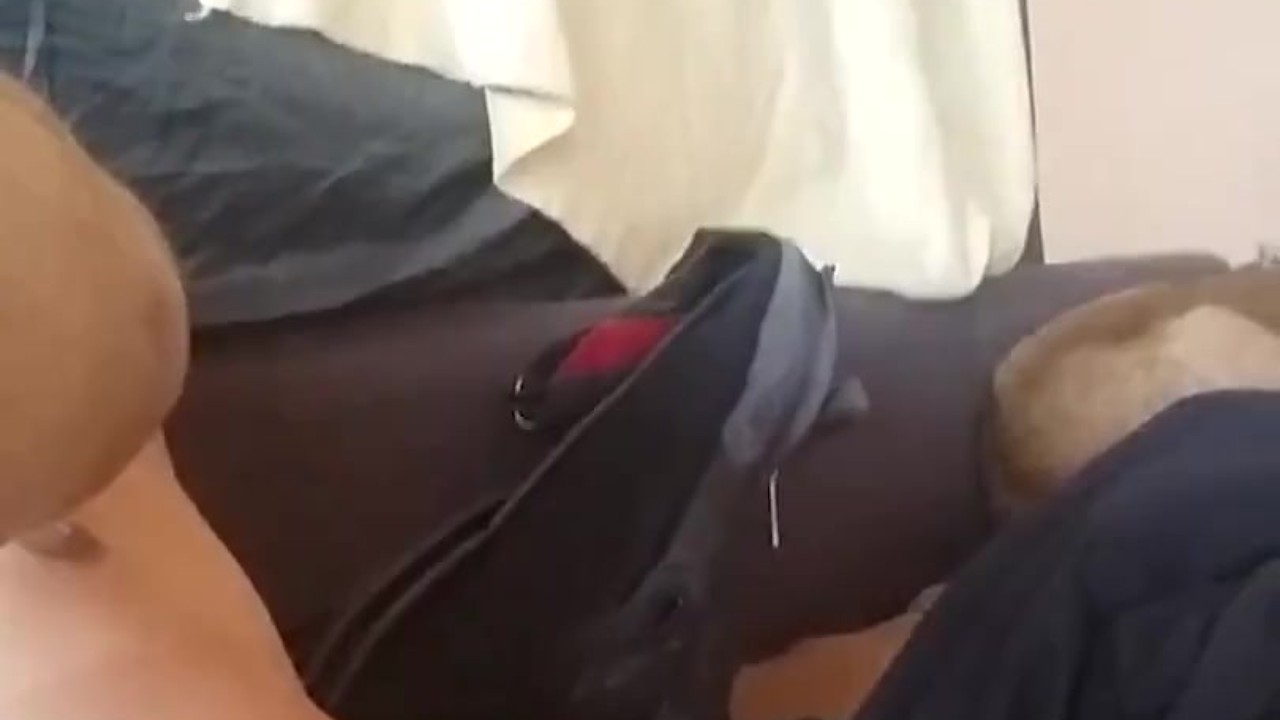Guy Cums on Stomach in Quick Squirting Scene