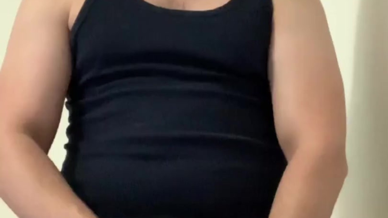 Guy Masturbates After Moving In