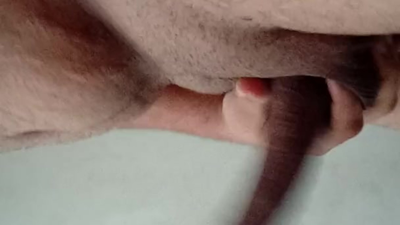 Guy Wakes Up to Masturbate Alone