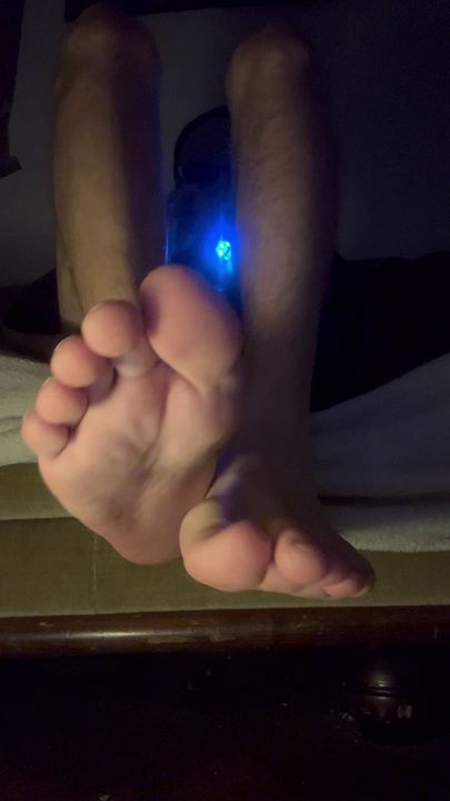 Twink Removes Socks, Exposes Feet