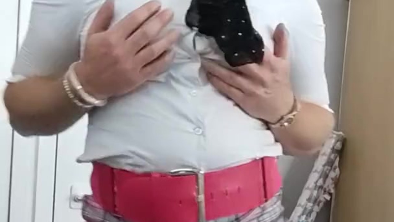 Holly Cums Unintentionally in Intense Scene
