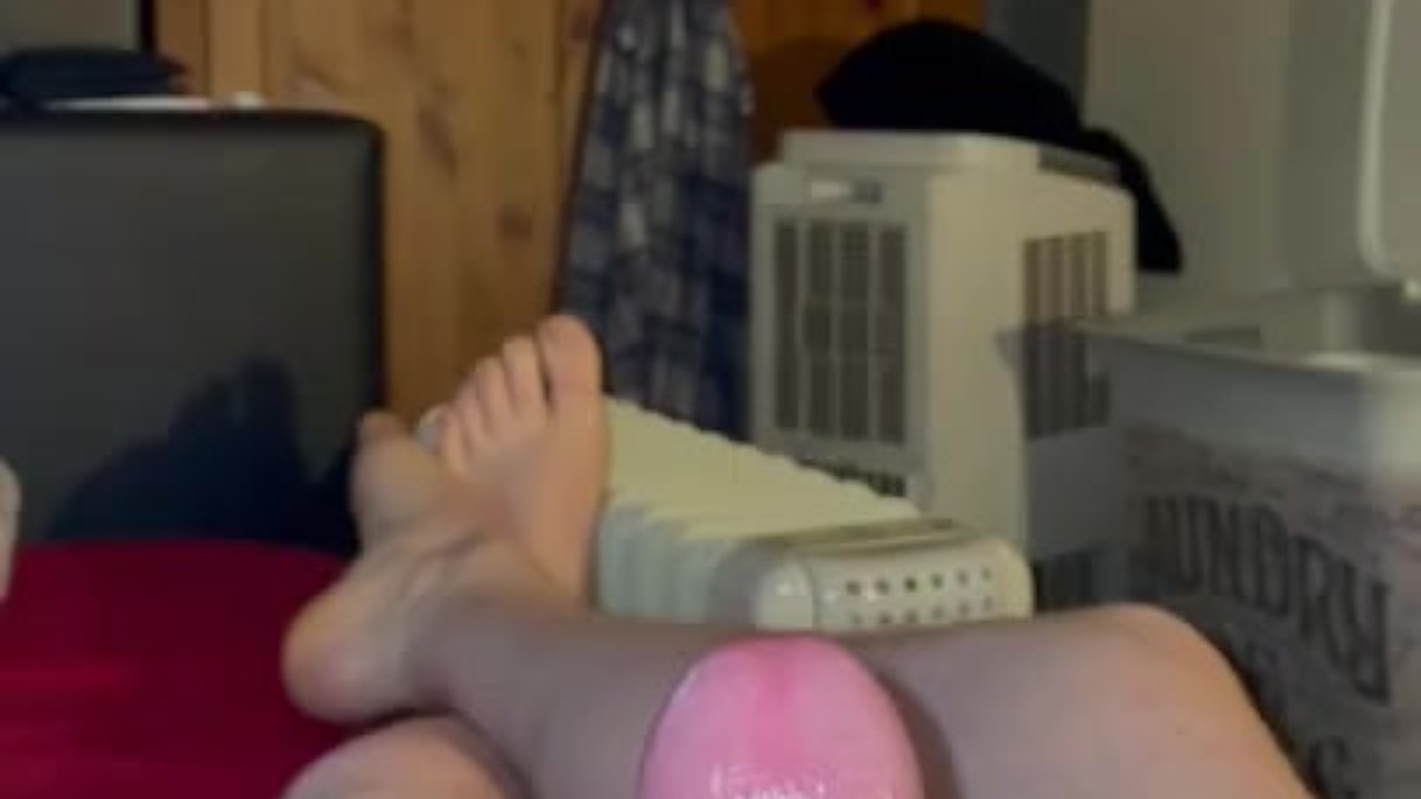 Gay Guy Masturbates and Urinates on Himself