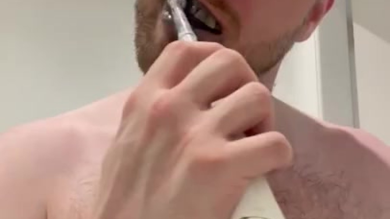 Solo Guy Masturbates in Shower