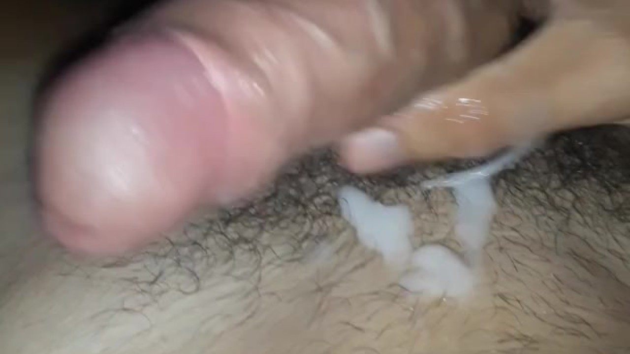 Horny Guy Enjoys Solo with 20cm Dick
