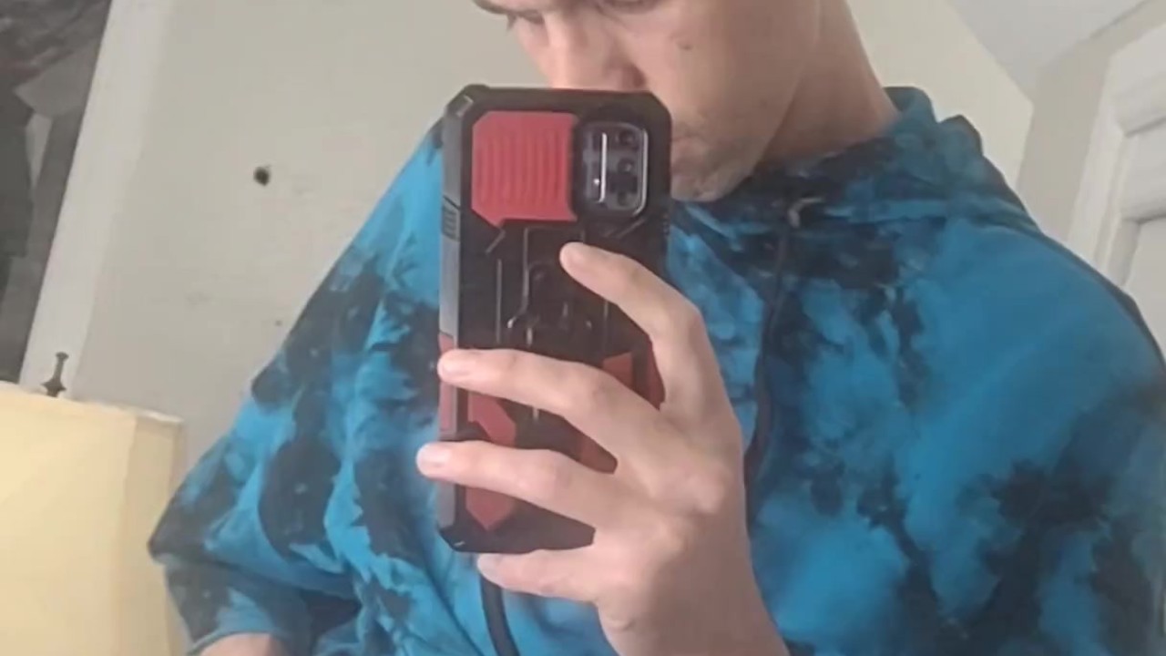 Twink Exposes Himself on Camera