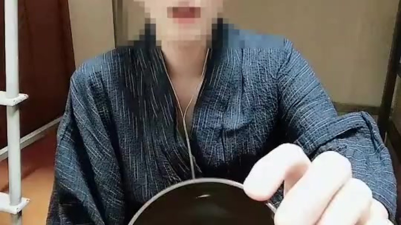 Japanese Hunk Masturbates to Massive Cumshot