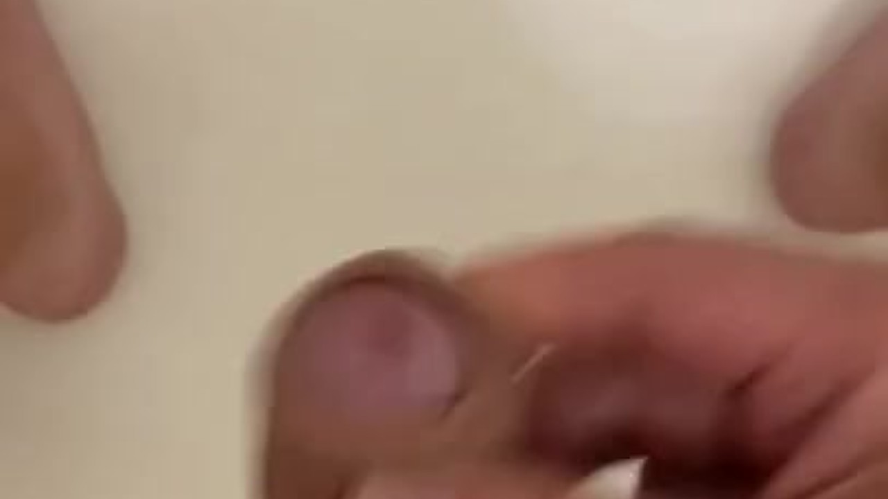 Guy Jerks Off Before Shower