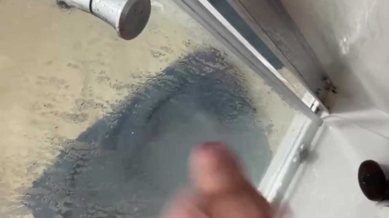 Gay Guy Masturbates in Shower