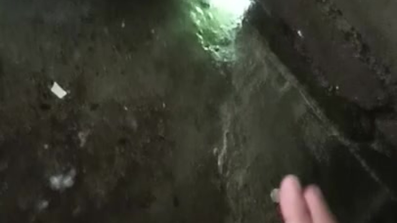 Filipino Guy Masturbates and Cums