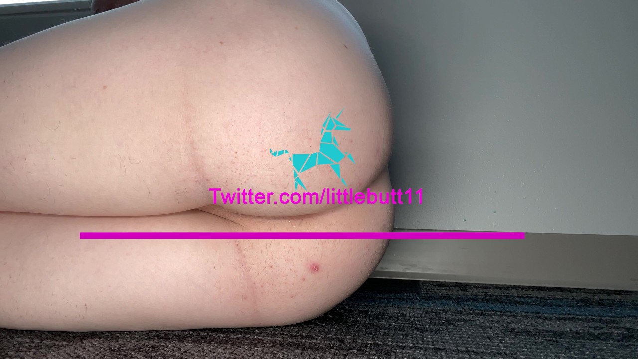 Femboy with Bubble Butt Squirts Hands Free