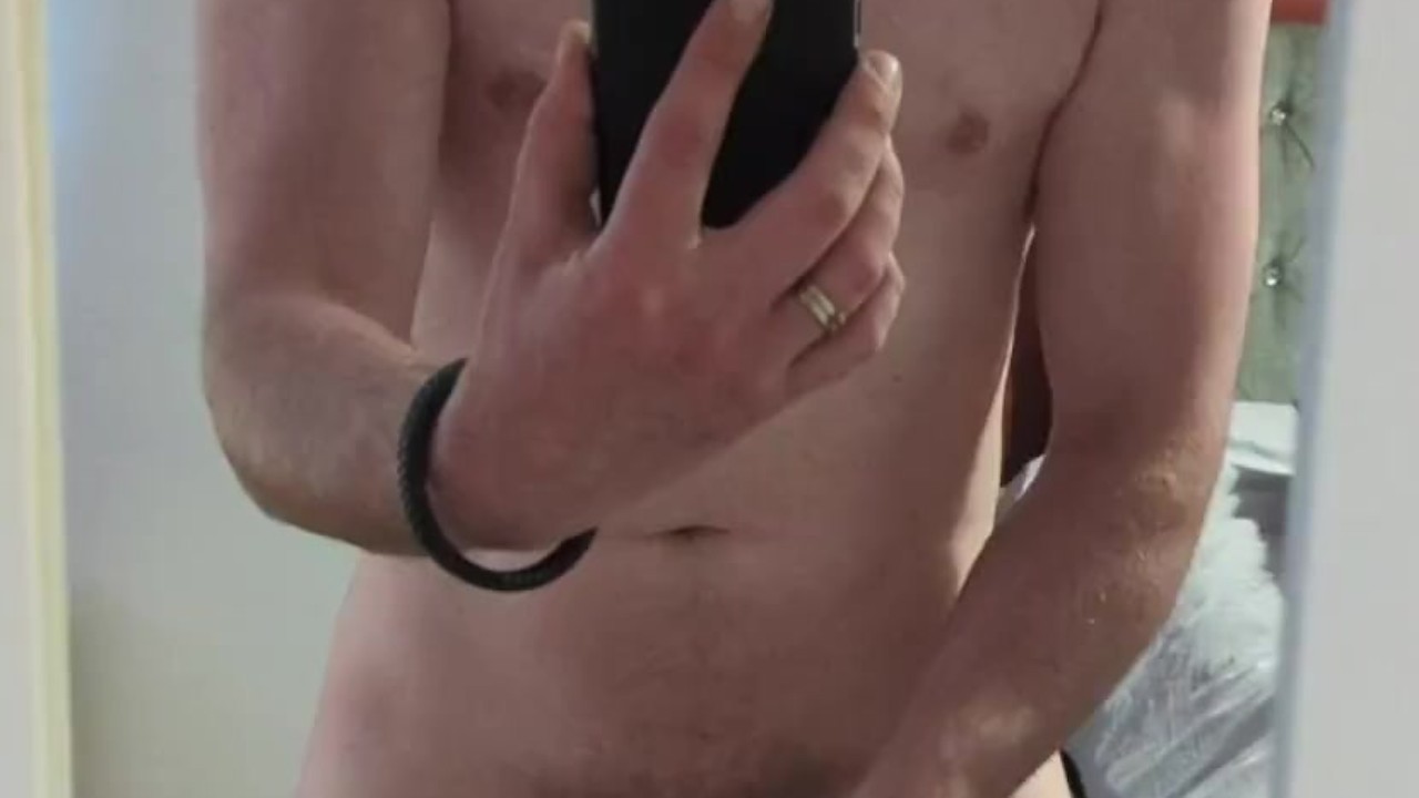Muscular Guy Teases on Camera