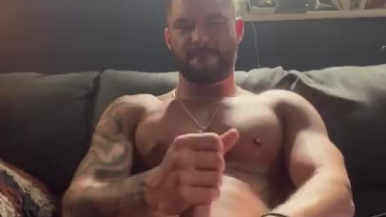 Jock Jerks Off After Gym