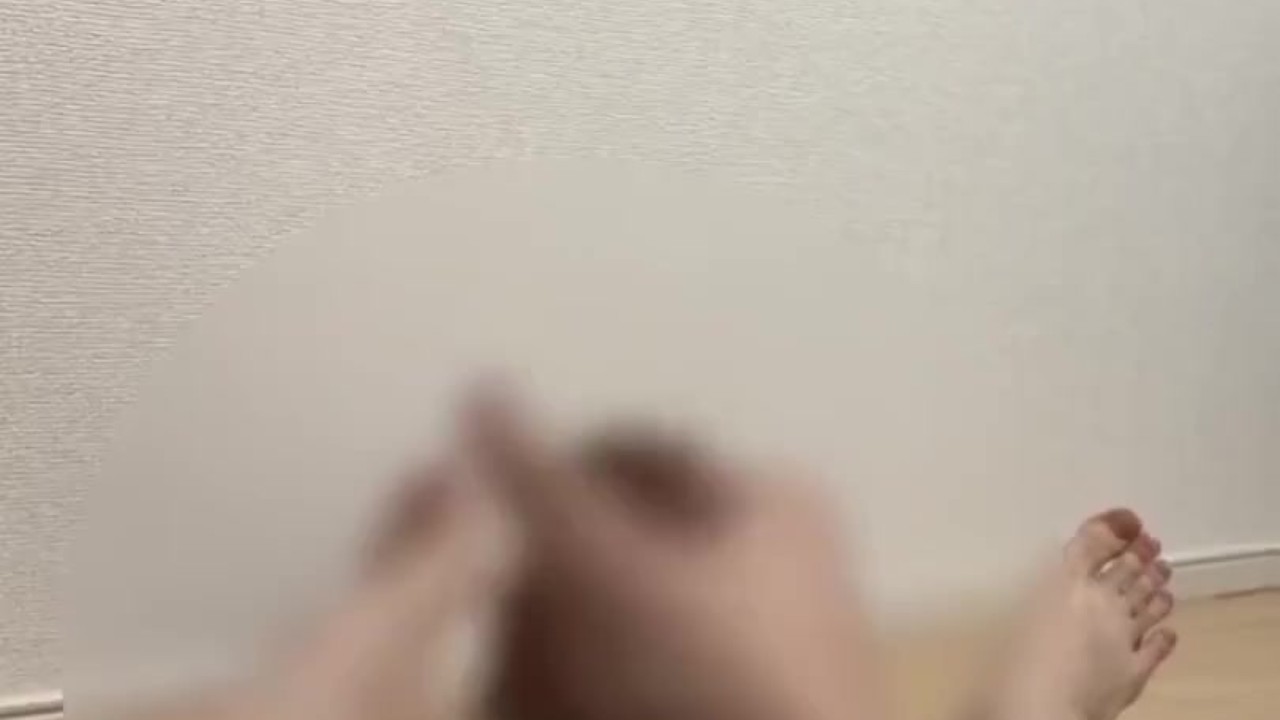 Asian Guy Masturbates on Day 2