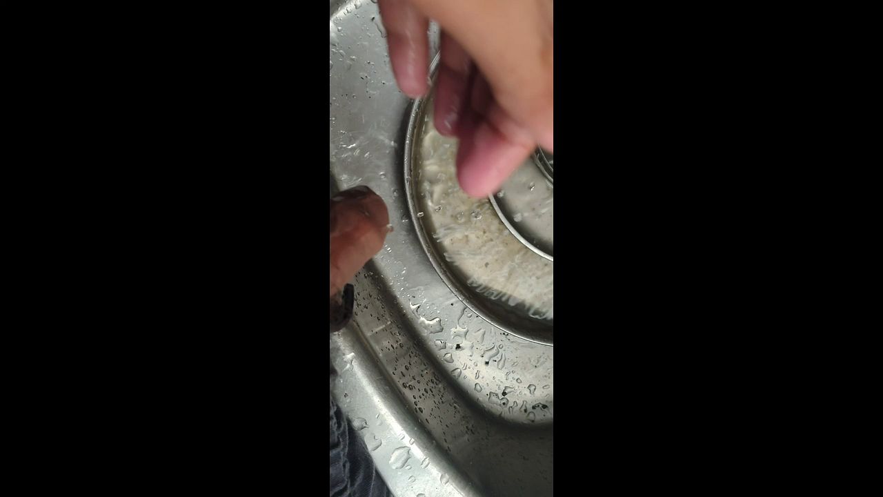 Young Twink Masturbates to Cumshot