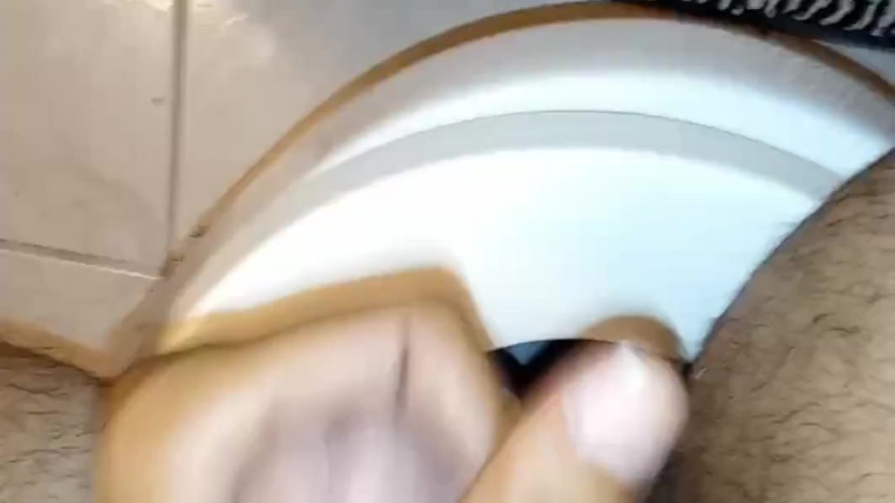 Guy Cums in Quick 14 Second Video