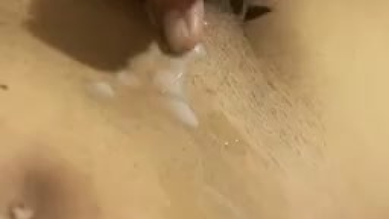 Guy Masturbates to Orgasm Alone