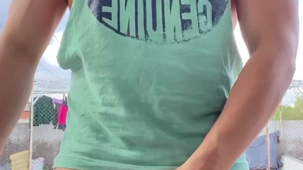 Cruising Guys Hook Up for Quick Sex