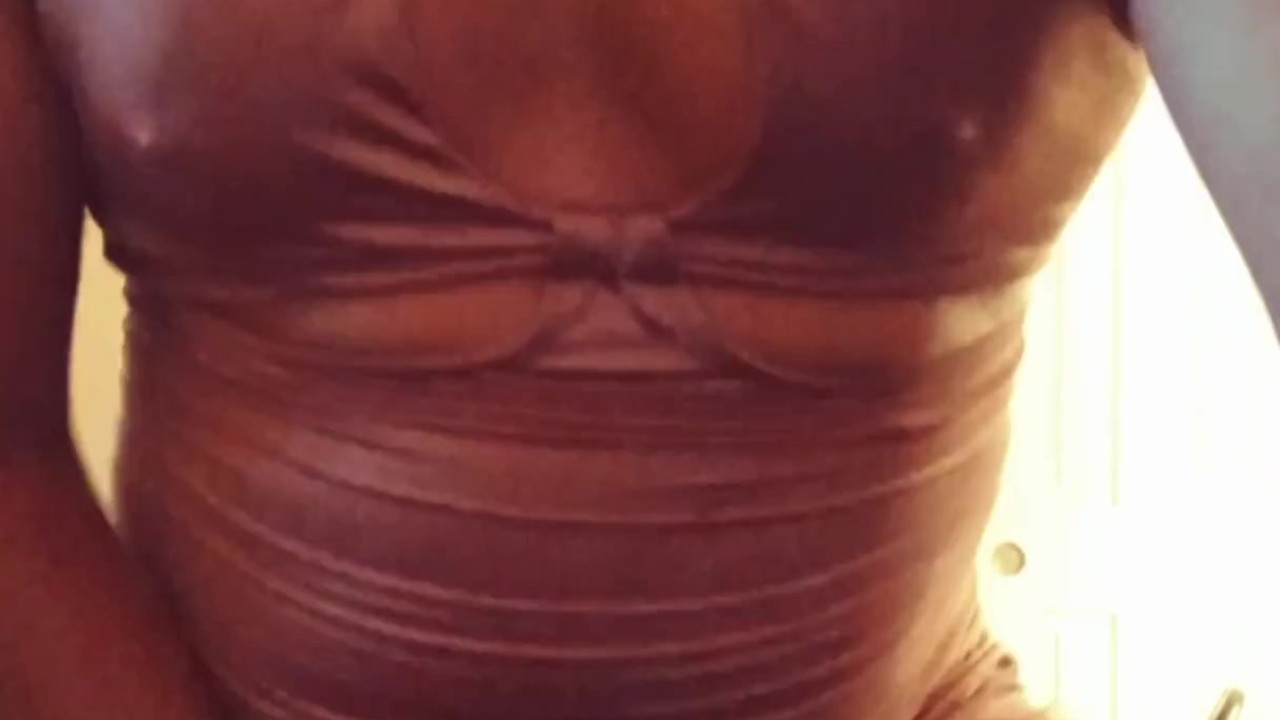 Crossdresser Seeks Gay Playmate for Fun