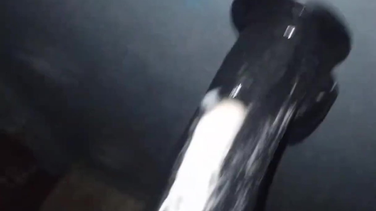 Gay Guy Uses Large Dildo for Anal Penetration