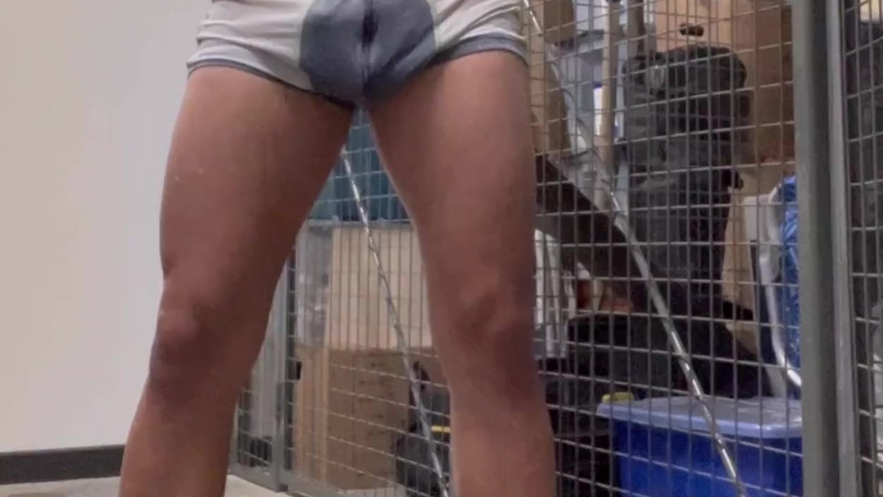 Gay Guy Enjoys Pissing on Himself