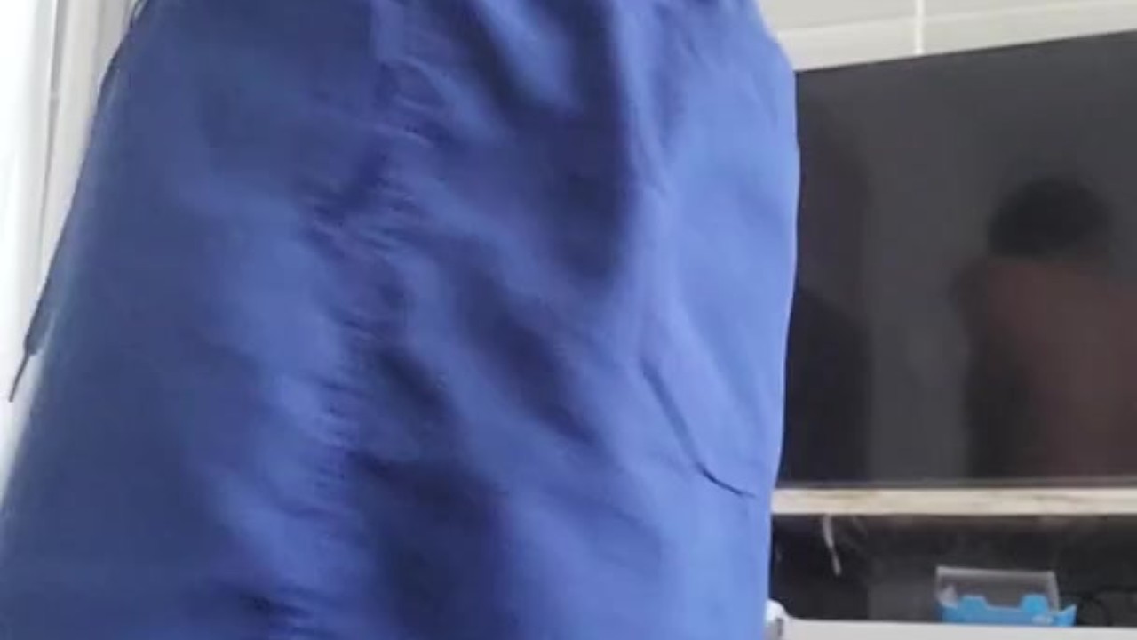 Brazilian Guy Wanks Off Quickly