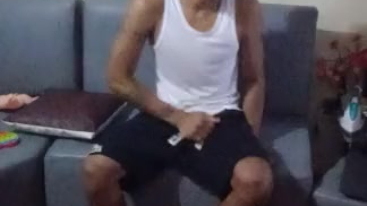 Horny Guy Gets Hot Despite the Cold
