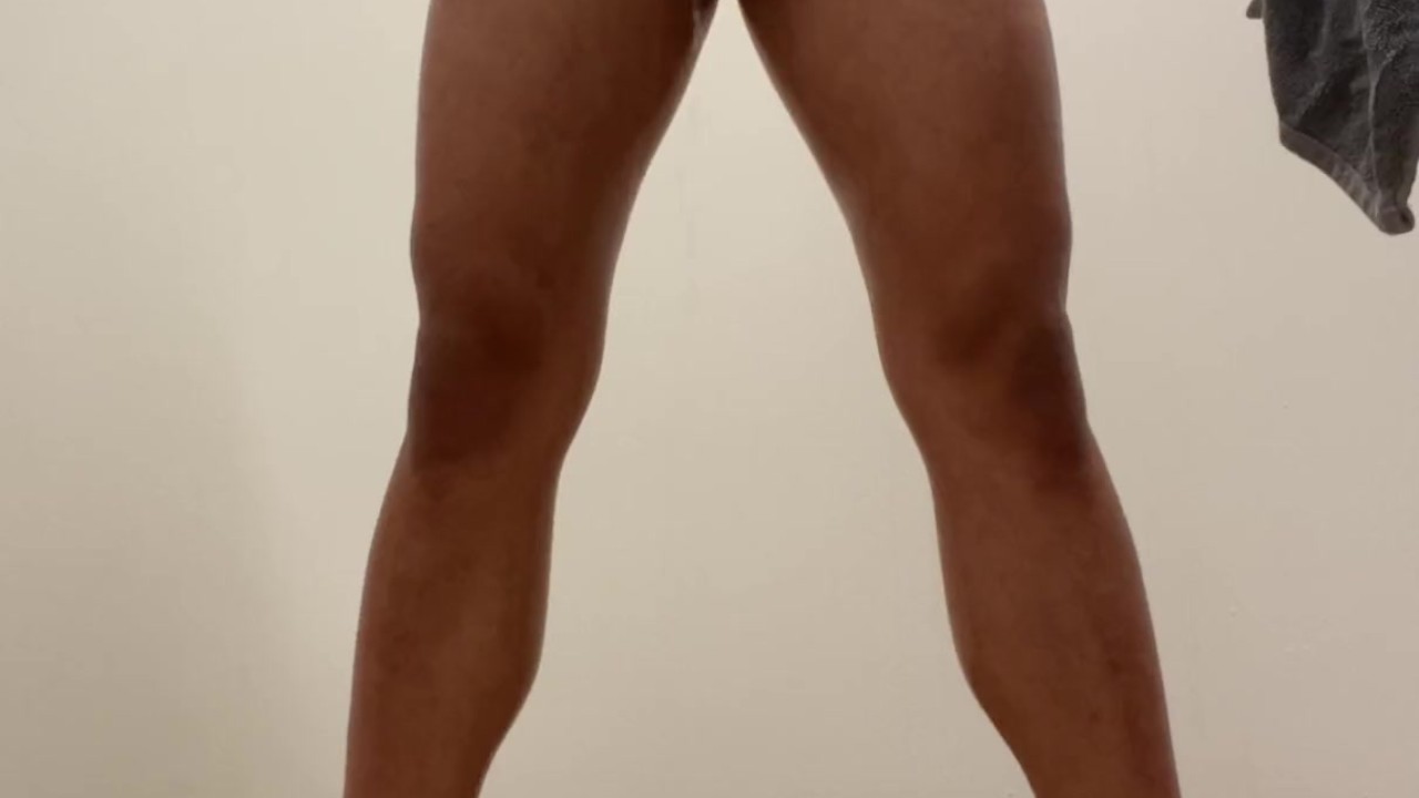 Gay Guy Pisses in Public Restroom