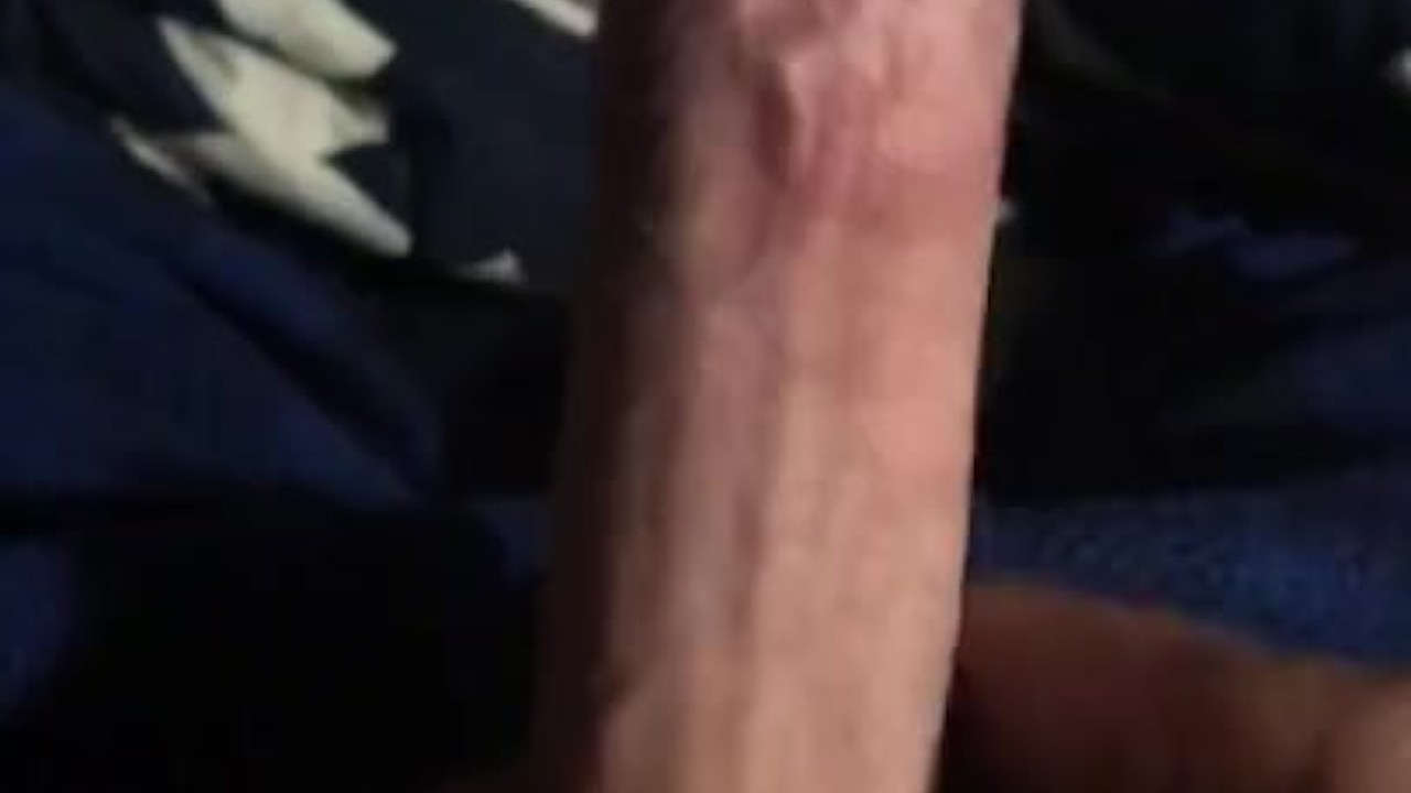 Guy Wakes Up with Morning Wood and Jerks Off