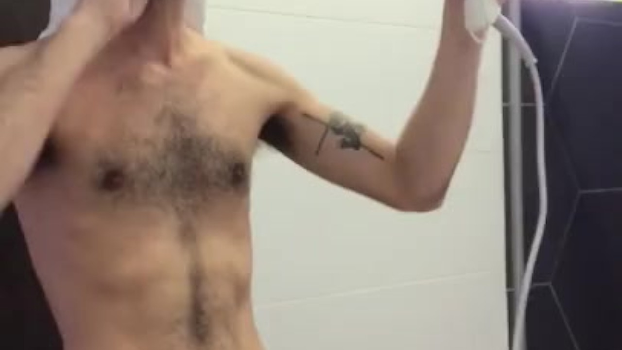 Bath Time Leads to Intimate Body Drying