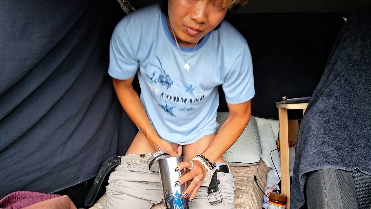 Self piss tasting